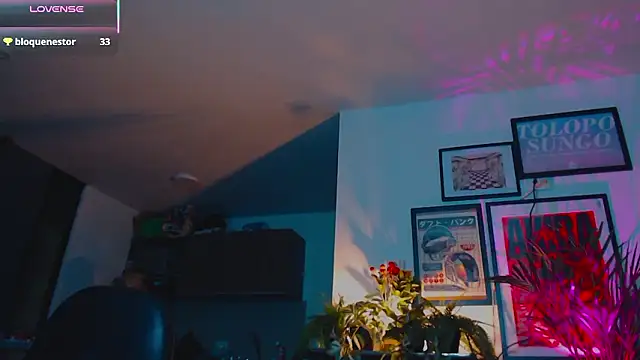 MiaBunnie live sex cam