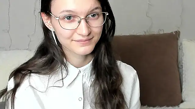 ThoraMarola live sex cam