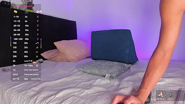 santinaughty live sex cam