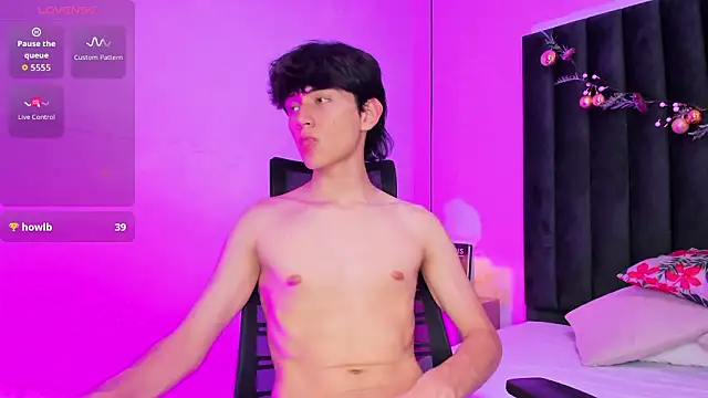 Aron_valverde live sex cam