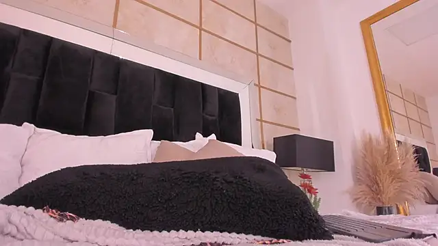 RoxyLior live sex cam