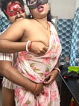 Love-Birds2's cam snapshot