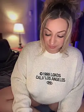 miamellycious live sex cam