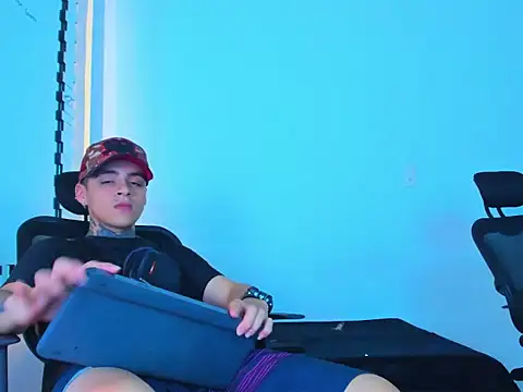 Thomas-Wil live sex cam