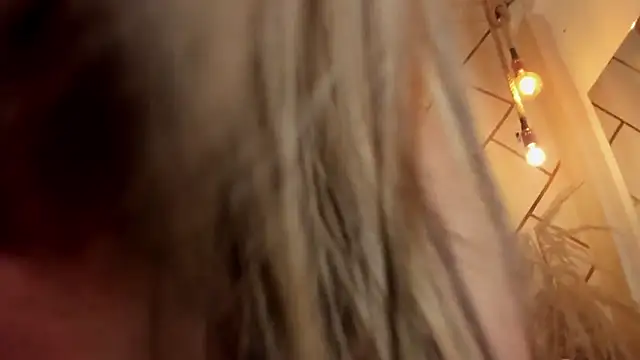 marianeporter__'s cam snapshot