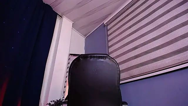 Emilyy05_'s cam snapshot