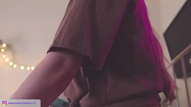 NeonShine's cam snapshot