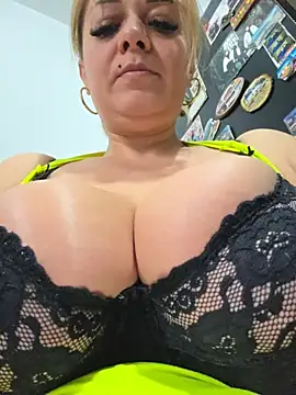 RuxyHuge42ETT live sex cam