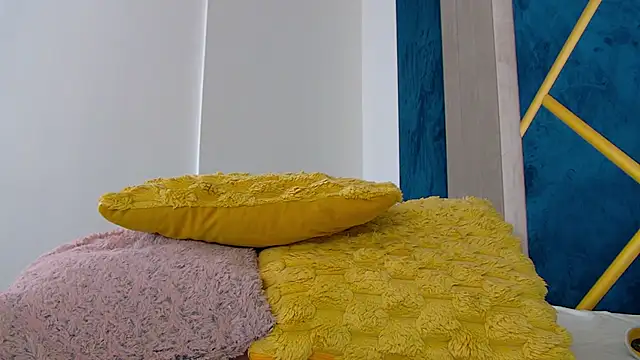 Foxxxy_MILF live sex cam