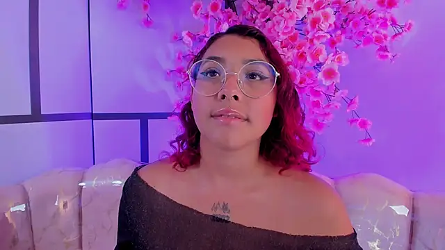 Olivejoness's cam snapshot