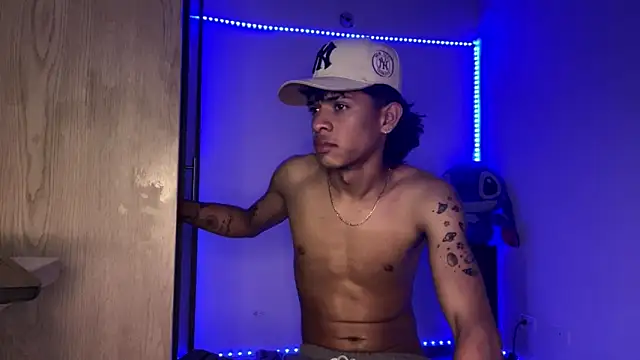 Glen_connor_11's cam snapshot