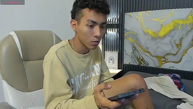 TaylerMiles's cam snapshot