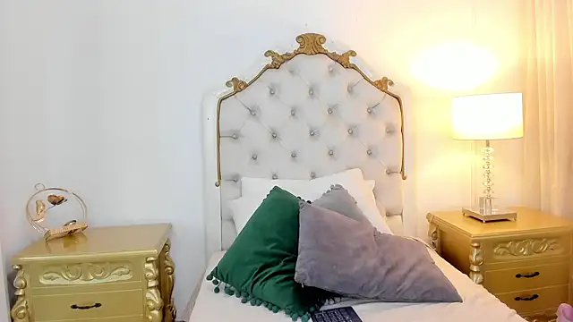 miss_vivienne's cam snapshot