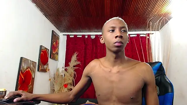 Miilo18 live sex cam