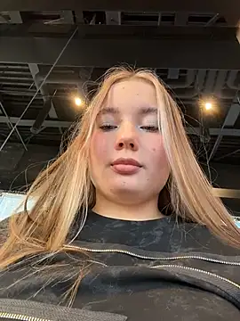 VineraSweet live sex cam