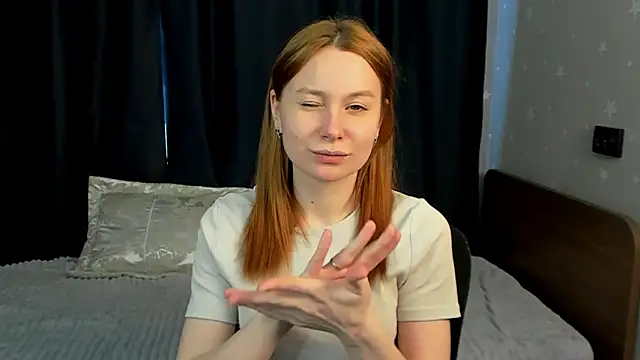 Lola_Raivis_'s cam snapshot