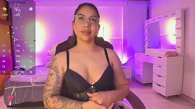 kloe28 live sex cam