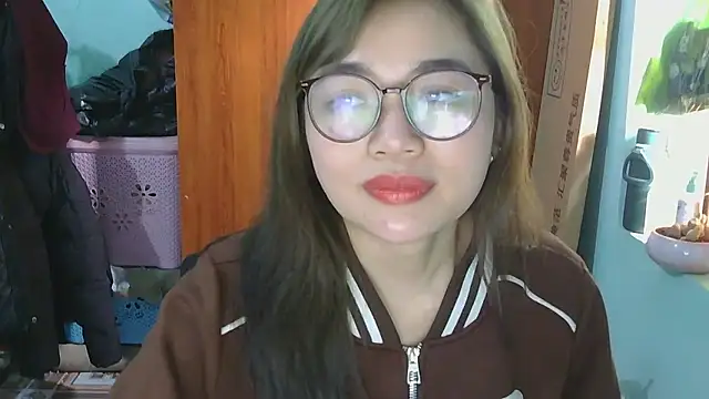 Uhem112 live sex cam