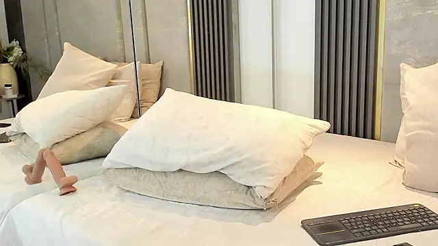 NikoStone_'s cam snapshot