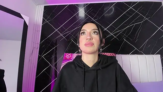 Candy_leilaa3's cam snapshot