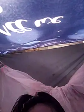 -Nicole-e's cam snapshot