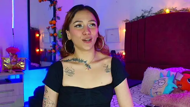 alisson_zafiro_'s cam snapshot