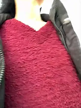 so-linger live sex cam