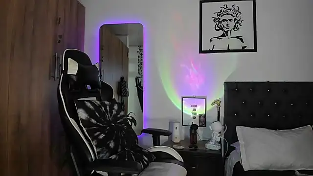 AlanNaughty live sex cam