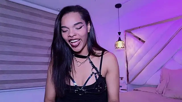 mia_gatesvg's cam snapshot