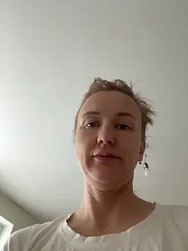 DianaNatur's cam snapshot