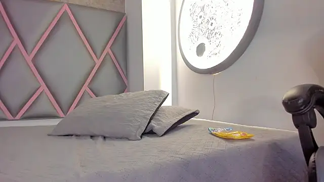 Lucy-23's cam snapshot