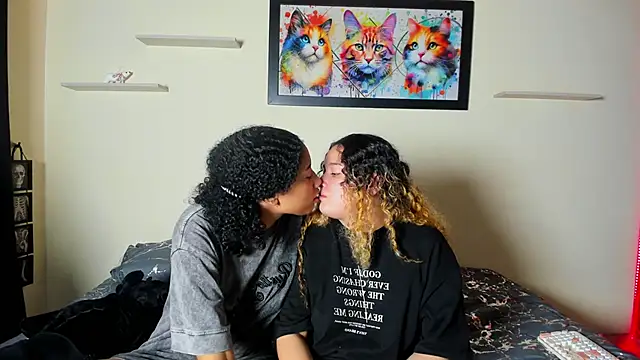 meredit_cris23's cam snapshot