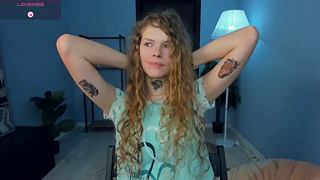 RayaNenlia's cam snapshot