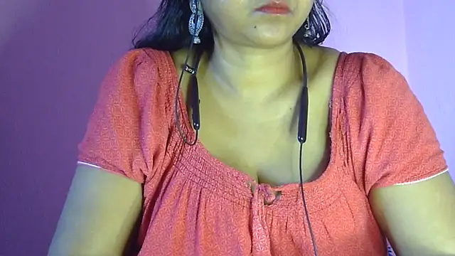 Pooja-suman's cam snapshot