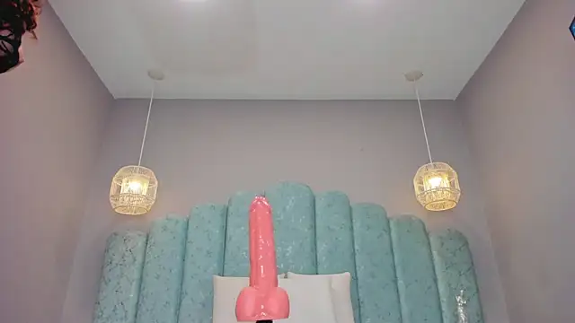 ninacrave_'s cam snapshot