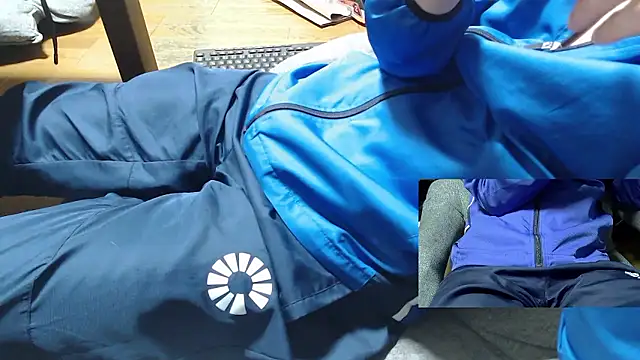 Yasu2000 live sex cam