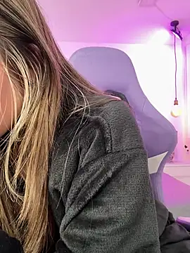 Victoria_Adams14's cam snapshot