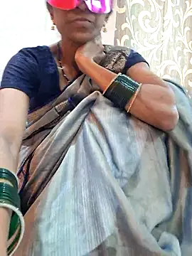 Desi_Sayli_Bhabhi live sex cam