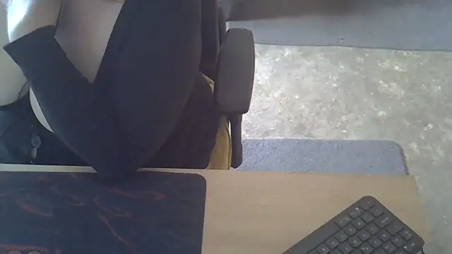 Silvia2277 live sex cam