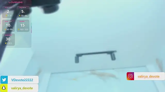 valirya_devote live sex cam