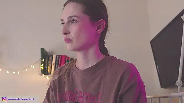 NeonShine live sex cam