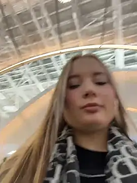 VineraSweet live sex cam