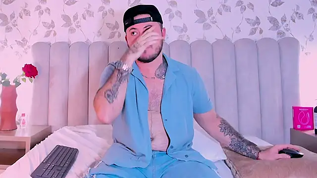 Lizz_and_Kush live sex cam