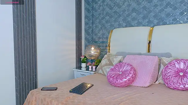 Tasha_Sant's cam snapshot