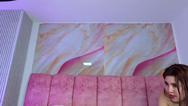 emmacurvy's cam snapshot