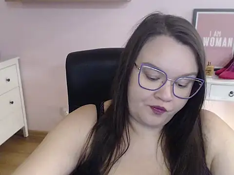 HollyDanceSoul's cam snapshot