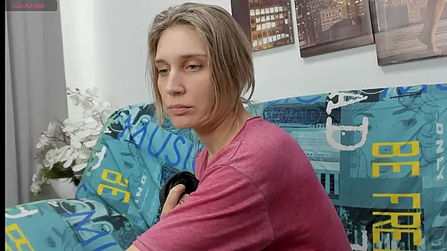 Tenderly_Sophie's cam snapshot