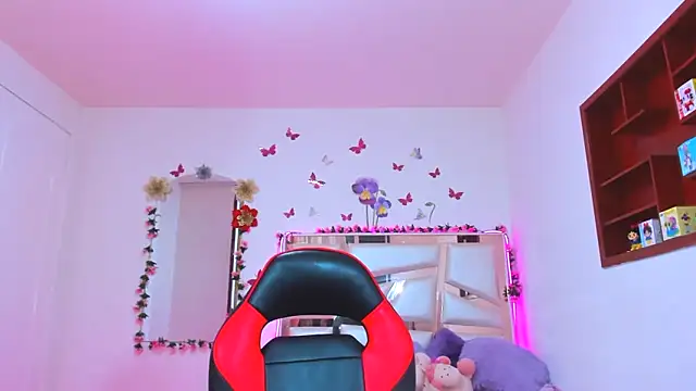 perlabeautiful's cam snapshot