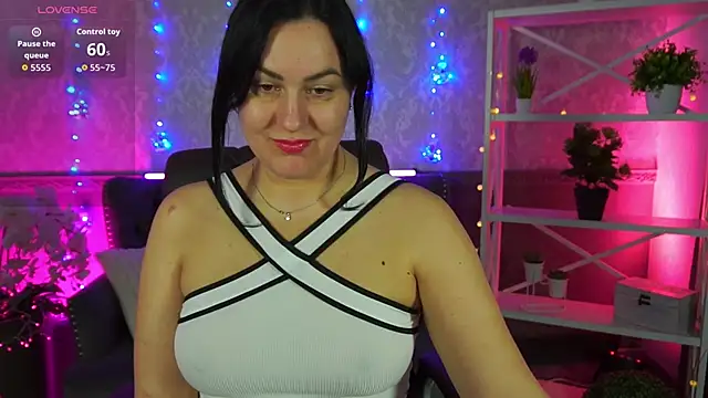 VelvetLuck's cam snapshot