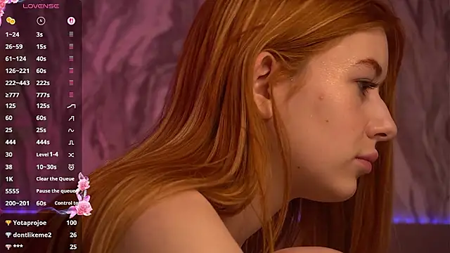 Lisafoxy_'s cam snapshot